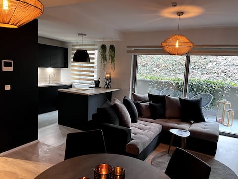 The Agathe apartment, sauna & parking