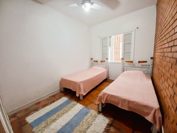 Dhomë në katin përdhes me dy persona