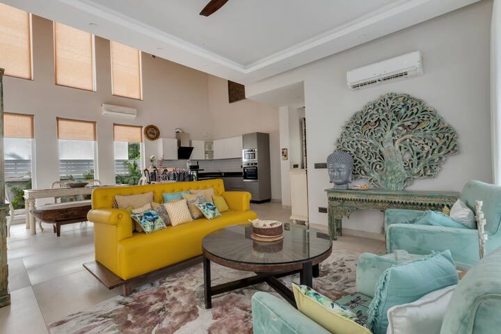 Living room image 6