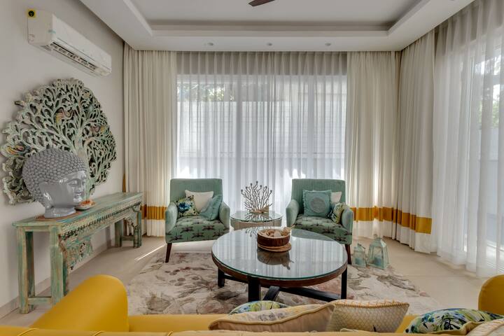 Living room image 11