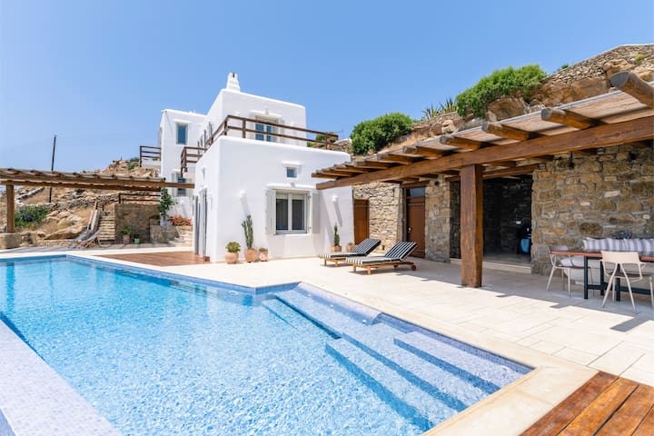 Villa Olivia with Stunning Views to Mykonos town.