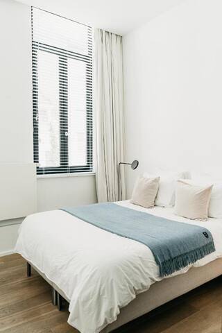 Beautiful Antwerp Holiday Home (up to 12 Guests) gallery image 5