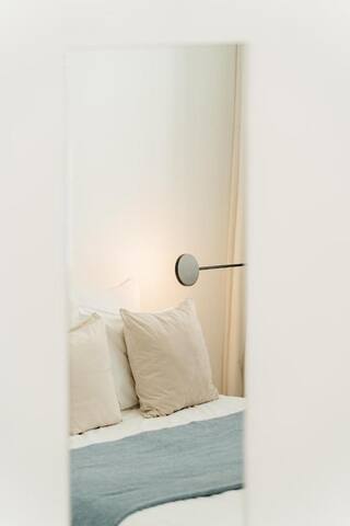 Beautiful Antwerp Holiday Home (up to 12 Guests) gallery image 4