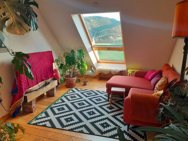 Beautiful central Edinburgh Flat Apartments for Rent in Edinburgh