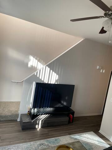 Spacious two bedrooms three beds gallery image 4