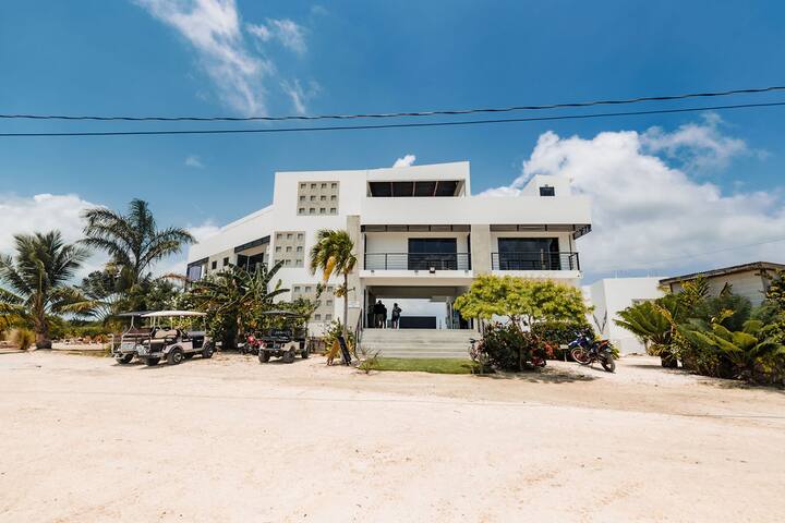 Playa-De-Sala (13+), Rooftop & Boat Bar+Pool — 1 bedroom vacation rental in San Pedro