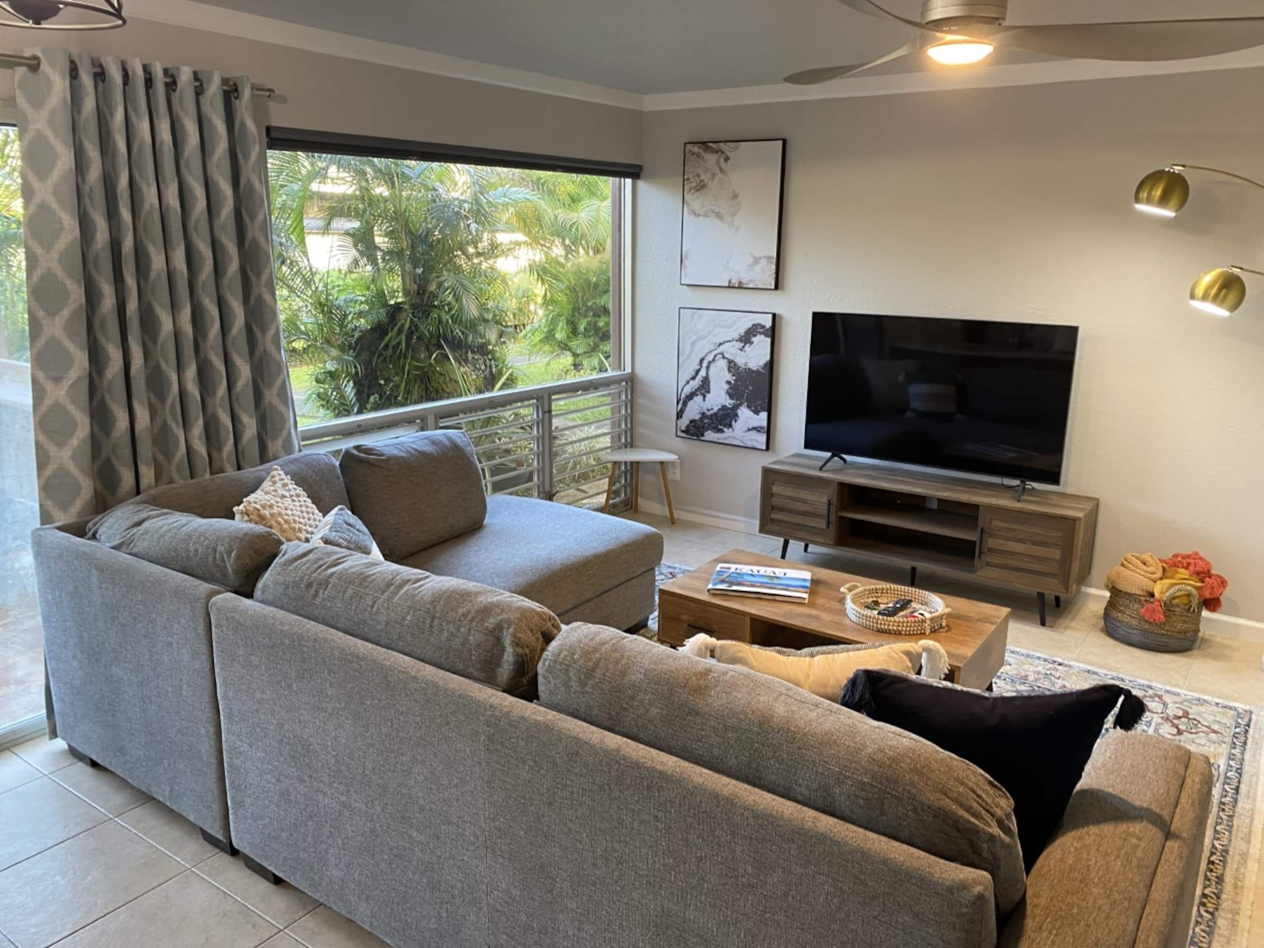 Newly Renovated Condo with Pool! - Image 5