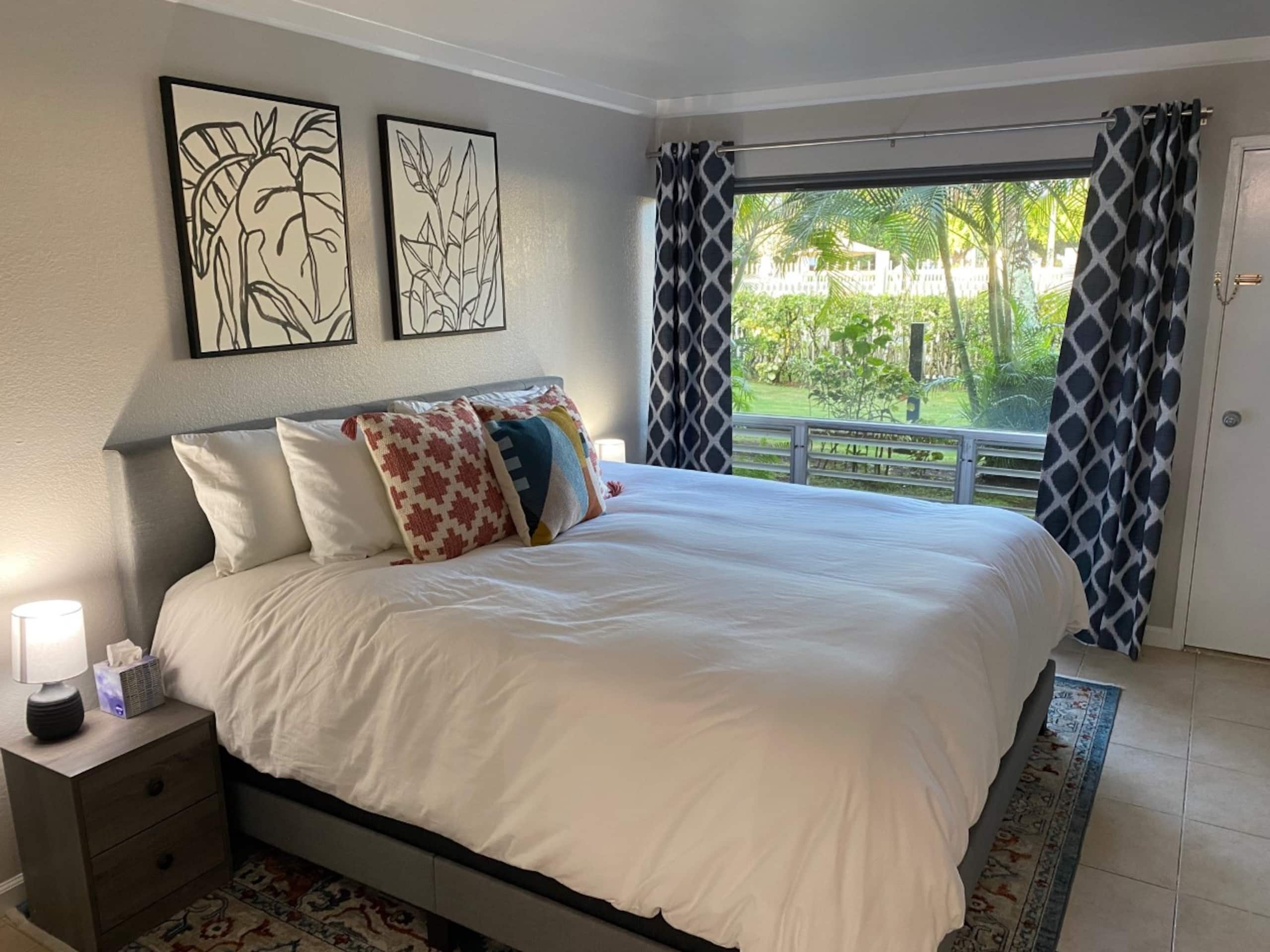 Newly Renovated Condo with Pool! - Image 1