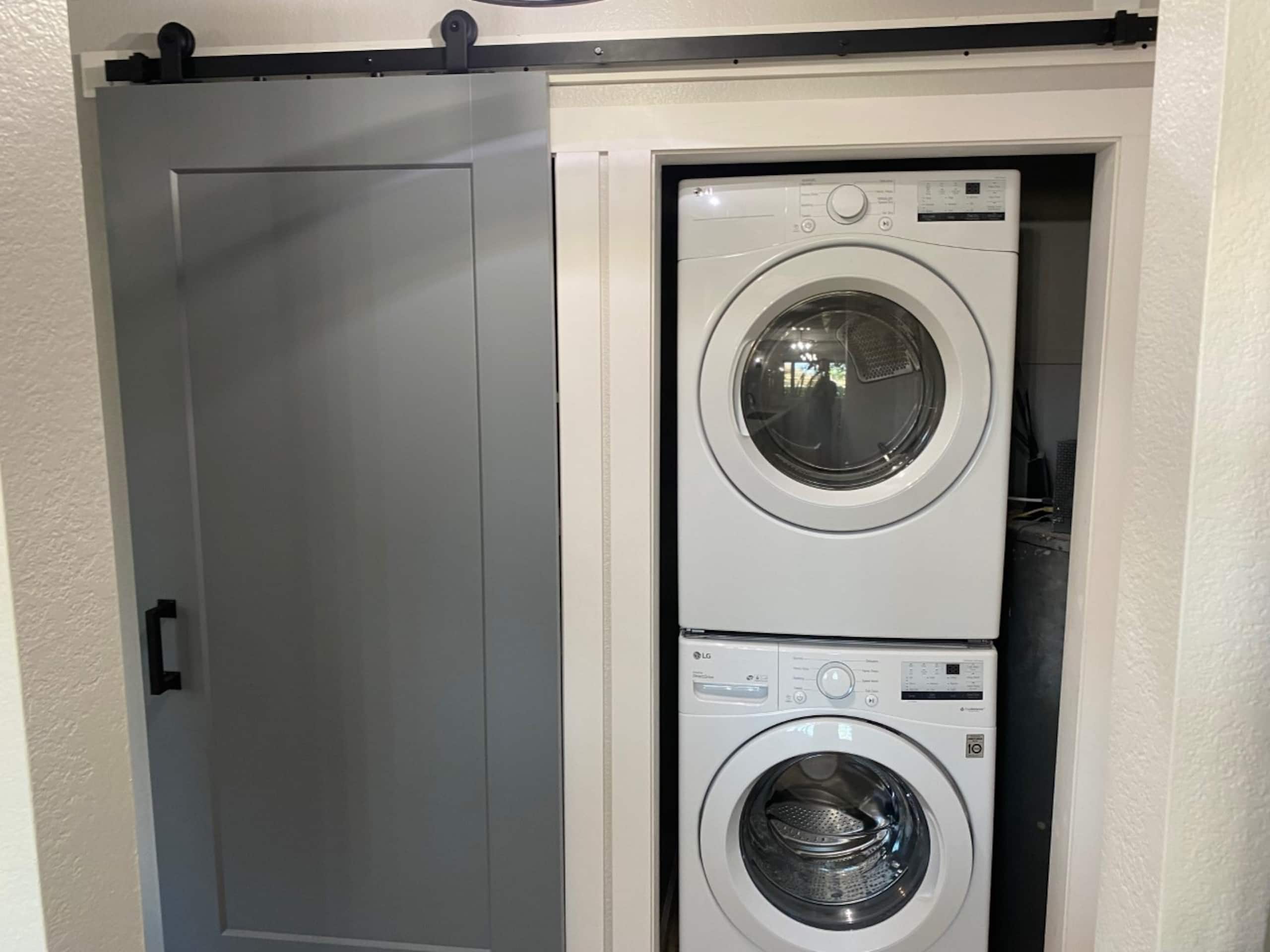 Newly Renovated Condo with Pool! - Image 12