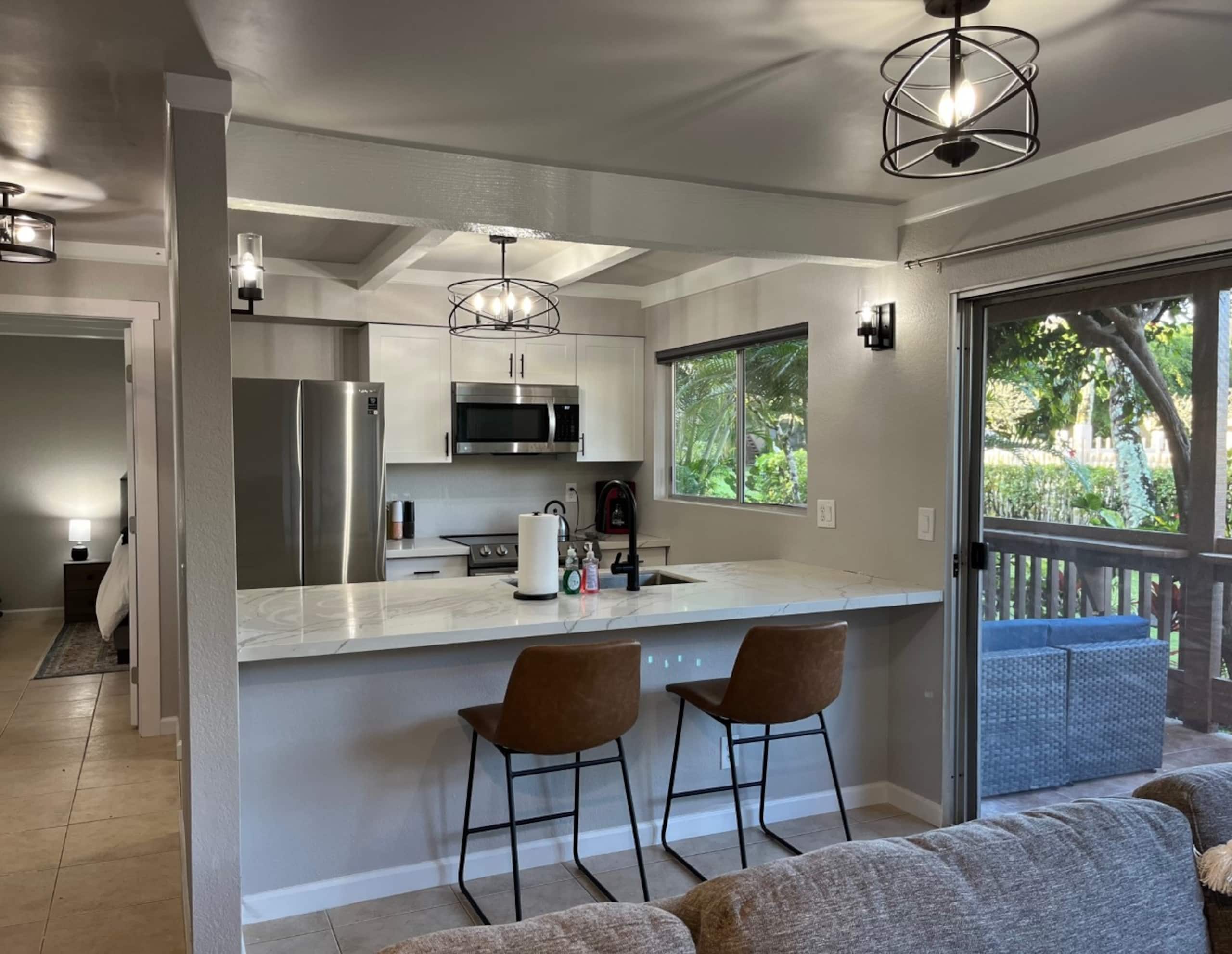 Newly Renovated Condo with Pool! - Image 7