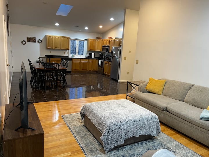 Master Suite With Private Bath - Worcester, MA