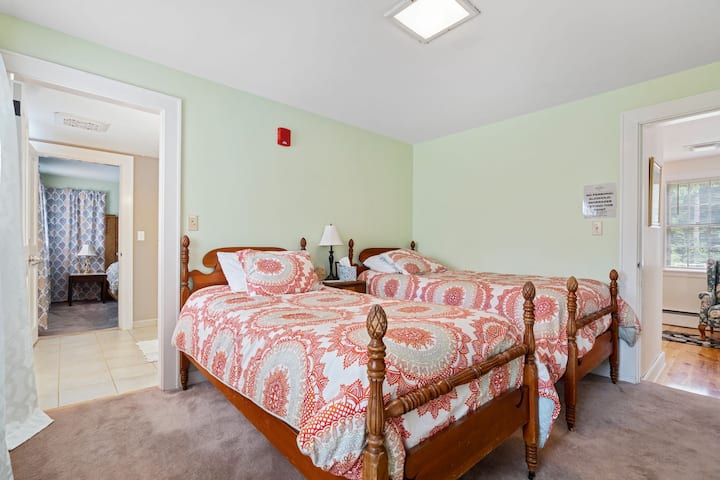 Hummingbird Bedroom 