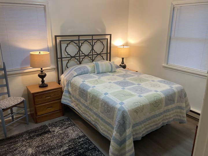 Задна спалня. 