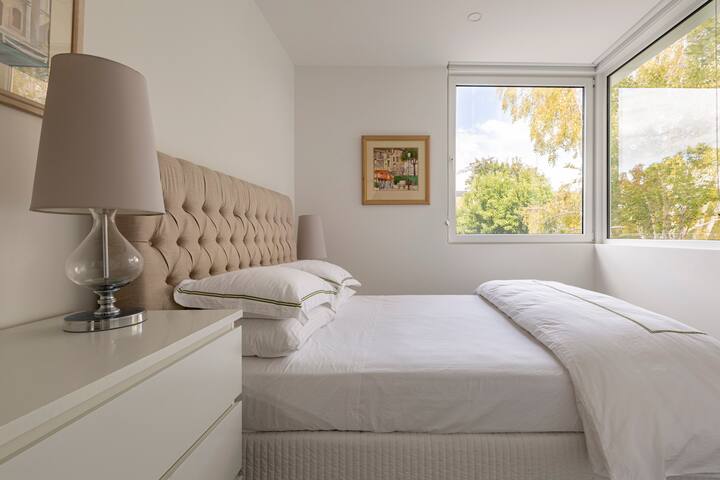 New 2 bedroom, architect designed with lift