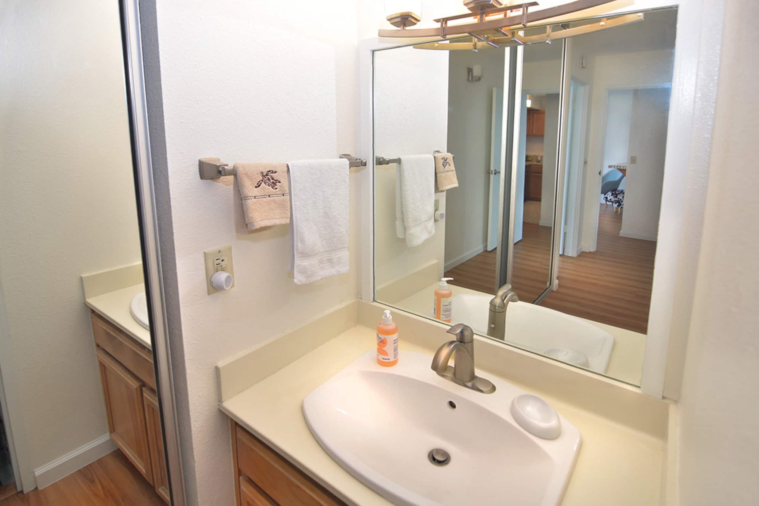 Kulani - 2 bd Spectacular Views, A/C, Pool, WI-FI - Photo 11
