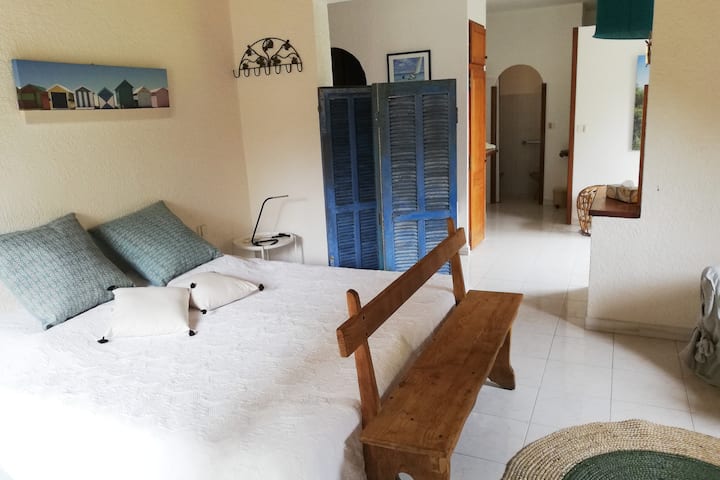 stor master svit på 35 m2 med badkar,dusch,toalett