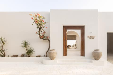 Zyloh Mansion: New, Luxury, Sea View Villa Bingin