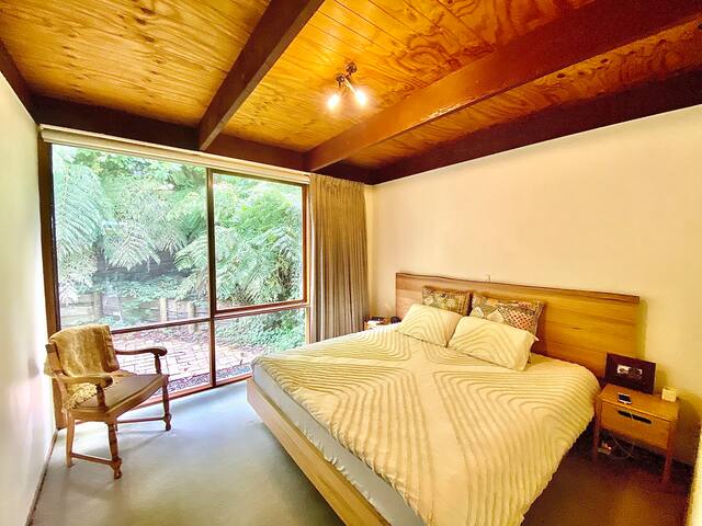 Mountain View home in Warburton gallery image 2