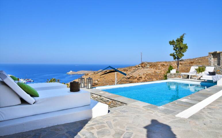 Luxurious villa with a pool, sea and sunset view gallery image 4
