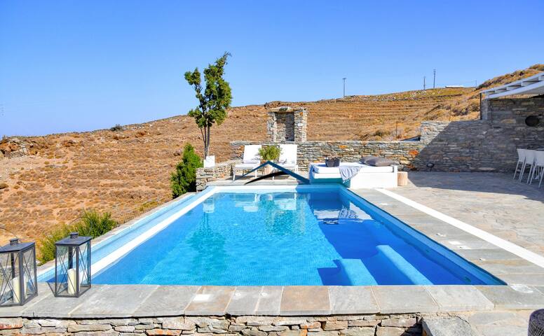 Luxurious villa with a pool, sea and sunset view gallery image 5