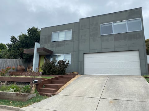 Central and spacious three bedroom townhouse