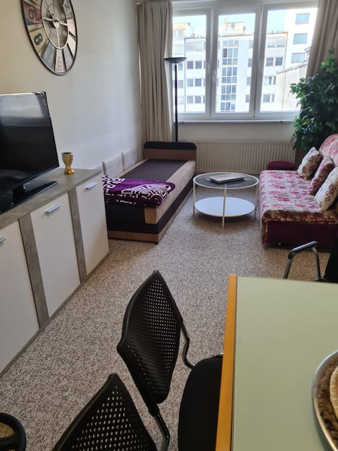 Top Airbnb: Center Munich 2 rooms, apt. 6 people in Ludwigsvorstadt Kliniken