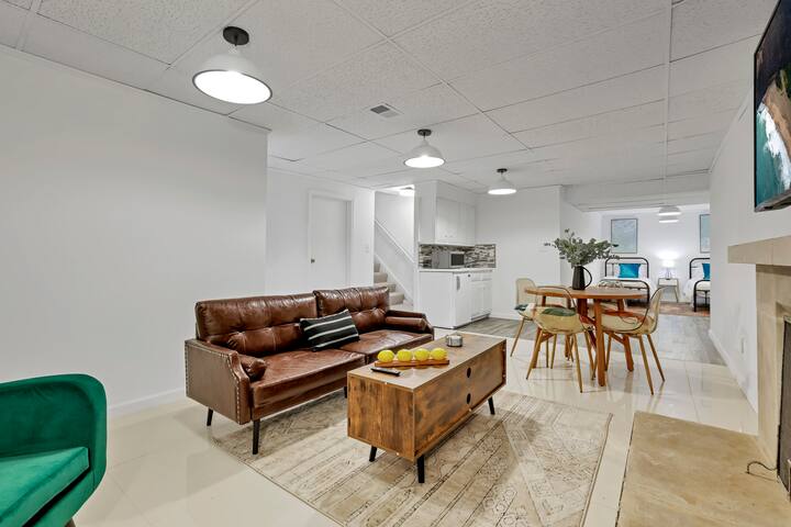 Spacious, Modern, Healing Home gallery image 3