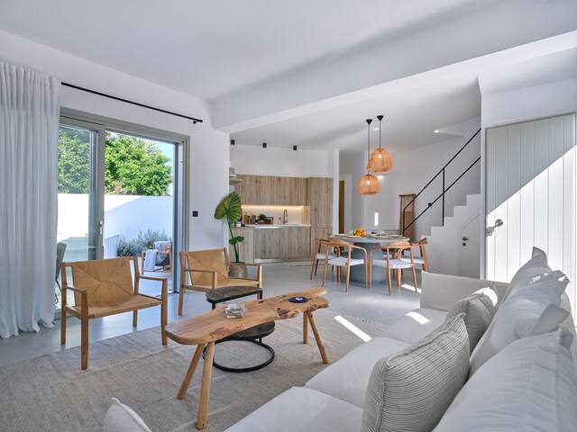 The bright and elegant Villa Akira