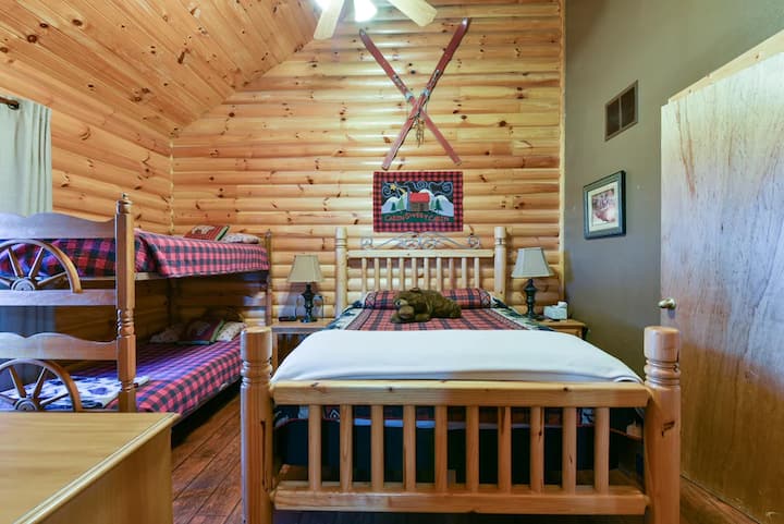 Chambre 2 queen size plus lit superposé 