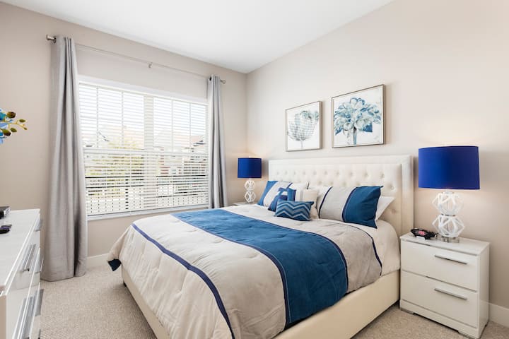 พักผ่อนบนเตียงคุณภาพสูงของเราหลังจากวันที่ยาวนานในสวนสาธารณะ!
