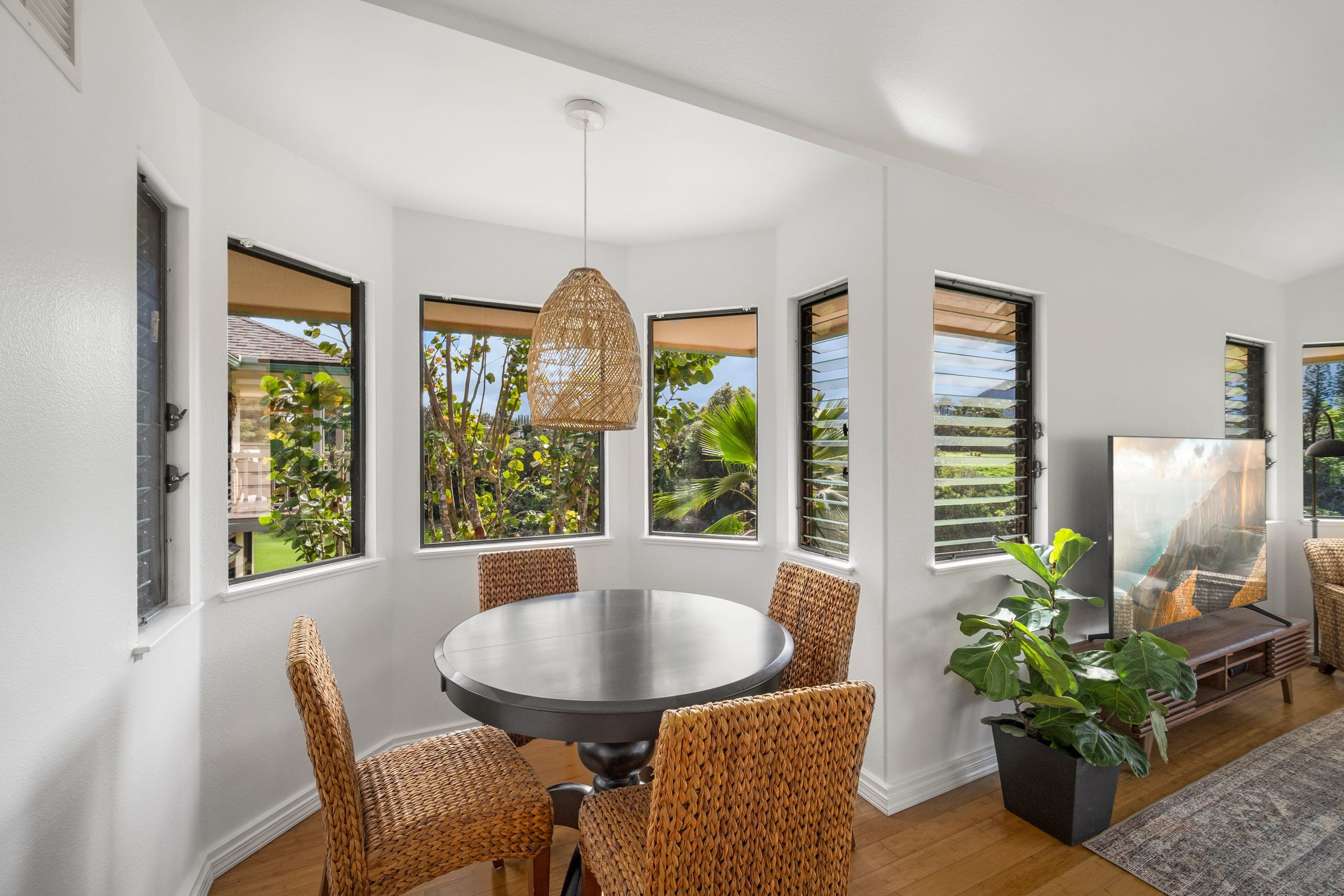 Home in Princeville · ★4.94 · 3 bedrooms · 3 beds · 2.5 baths - Image 4