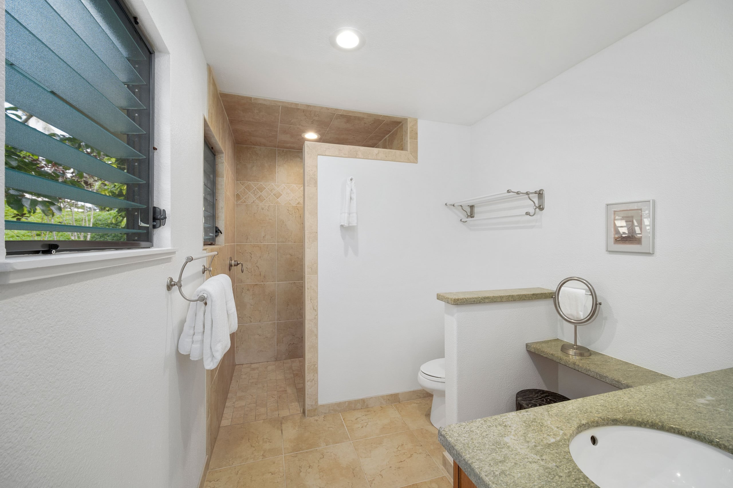 Home in Princeville · ★4.94 · 3 bedrooms · 3 beds · 2.5 baths - Image 13