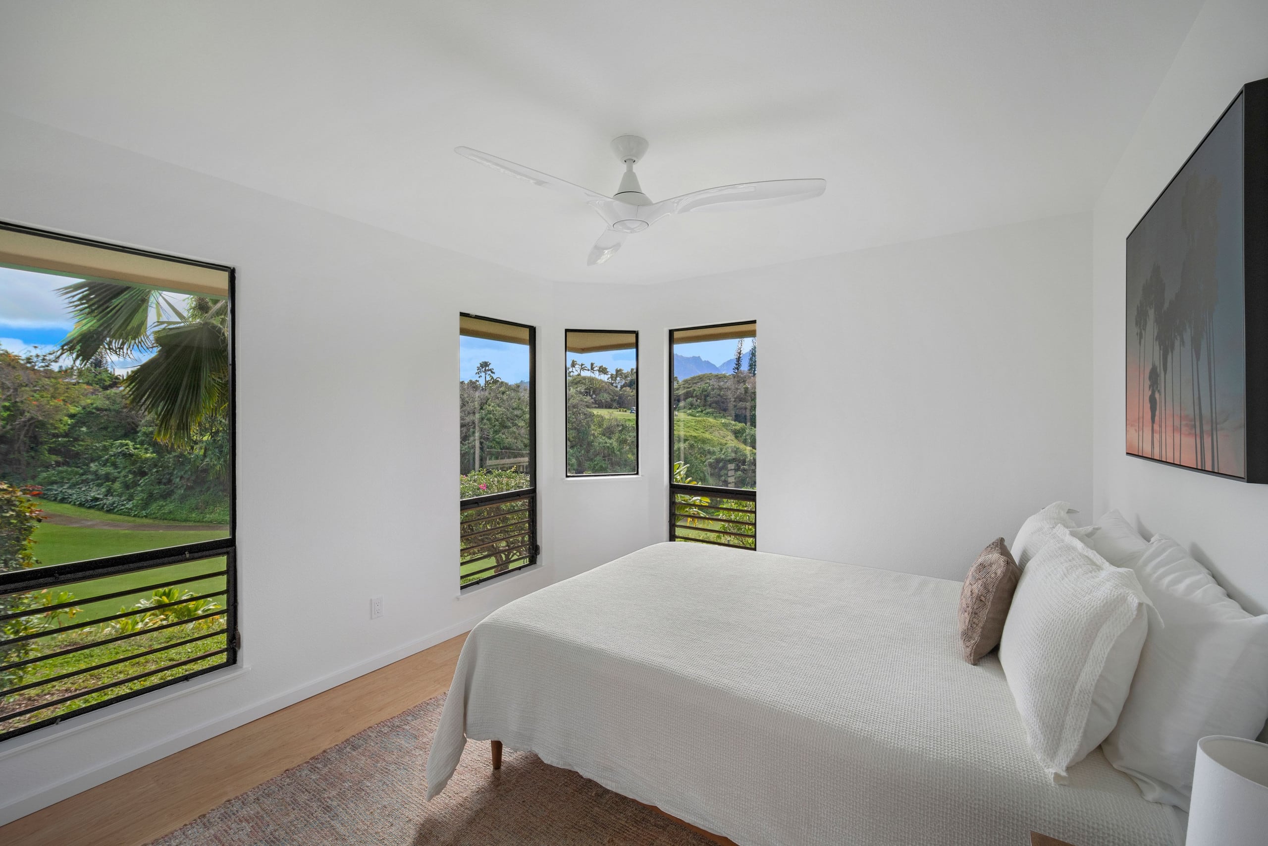 Home in Princeville · ★4.94 · 3 bedrooms · 3 beds · 2.5 baths - Image 15