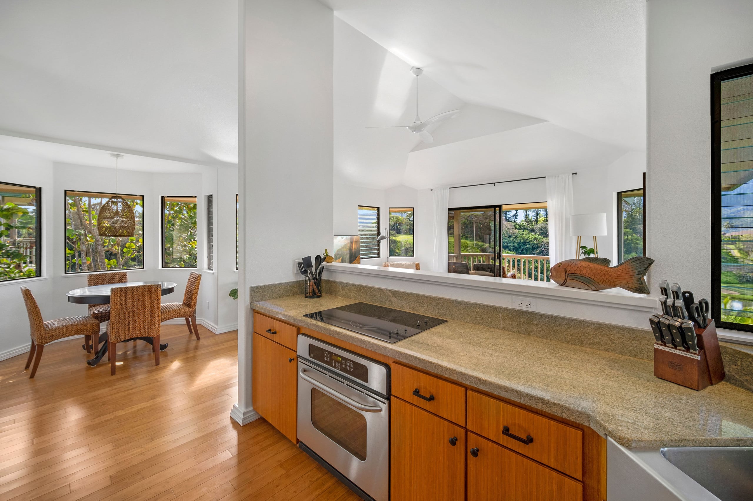 Home in Princeville · ★4.94 · 3 bedrooms · 3 beds · 2.5 baths - Image 6
