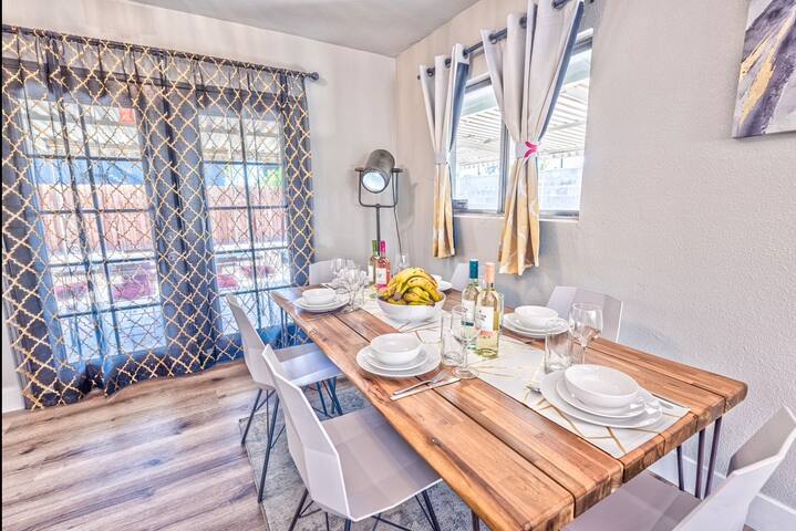 New! 3 min to Convention Center gallery image 4