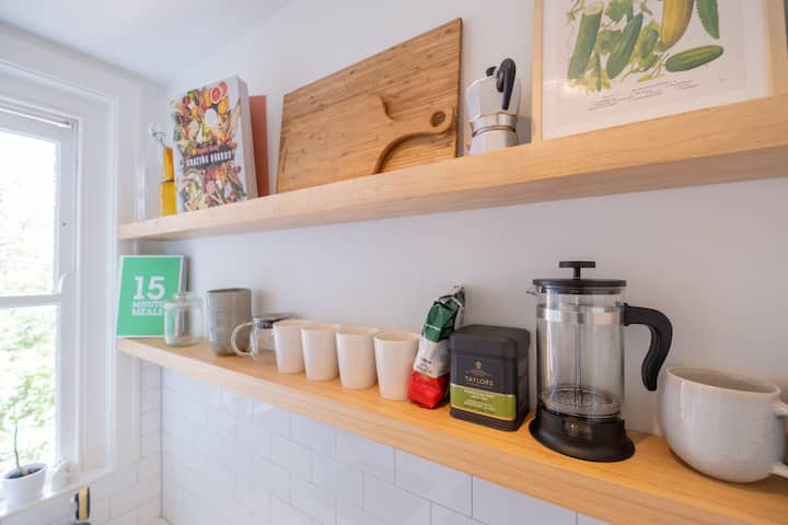 Full kitchen image 3