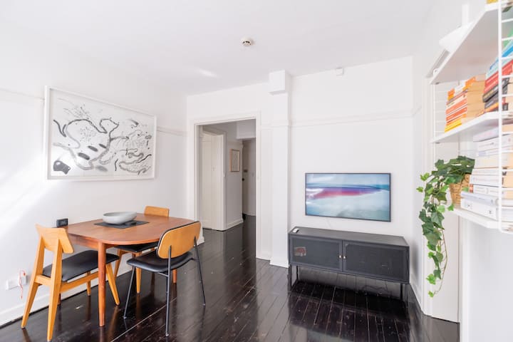 Dining area image 3