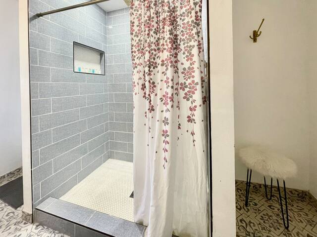 Las Vegas City 9 Bedrooms House gallery image 3