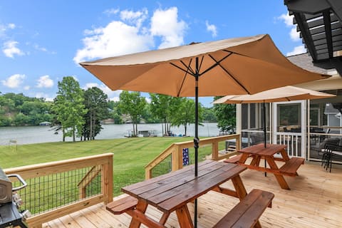 Lake-front| Views | Hot tub | Large Dock | Casino