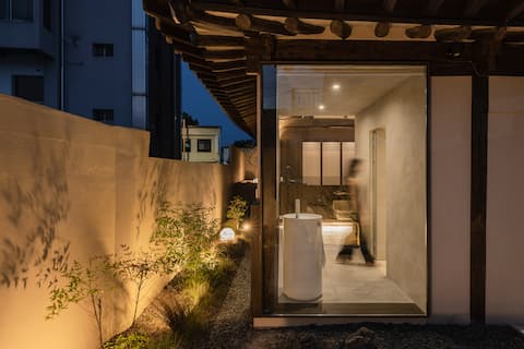 [Namwon Private Hanok] Ha Jeong Sasak 
A peaceful rest/thought space.