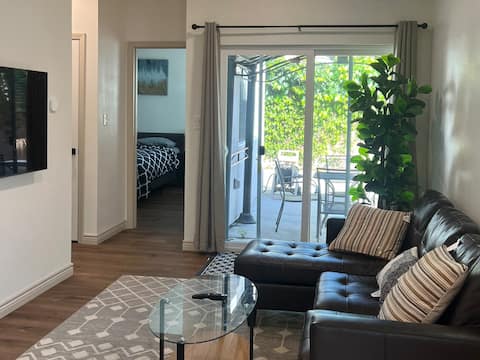 Cozy Guesthouse, Short Walk to Disney