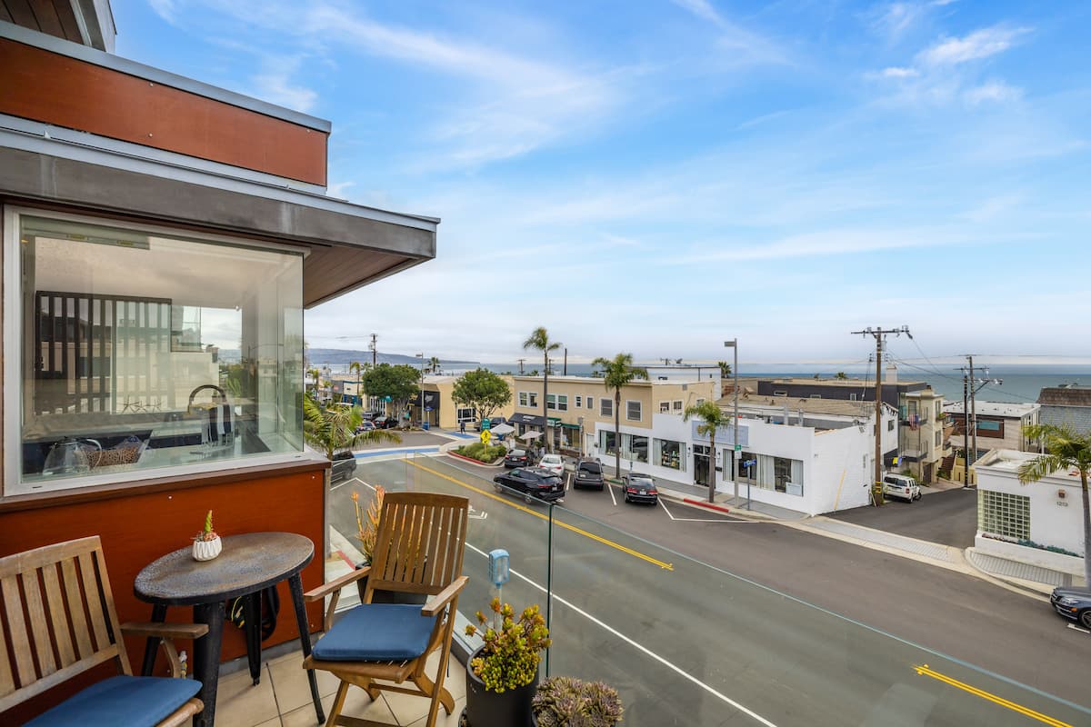 View toward the Pacific from the upper deck