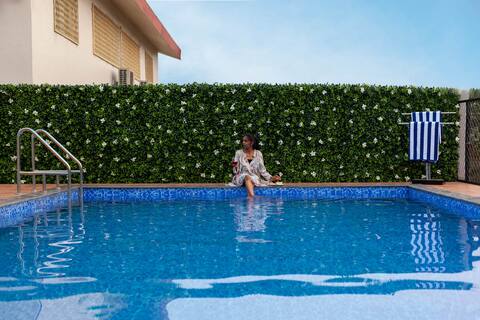 StayVista - Emerald Greens with Pool & Lawn