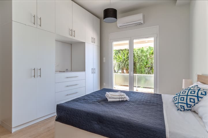 Listing in Glyfada