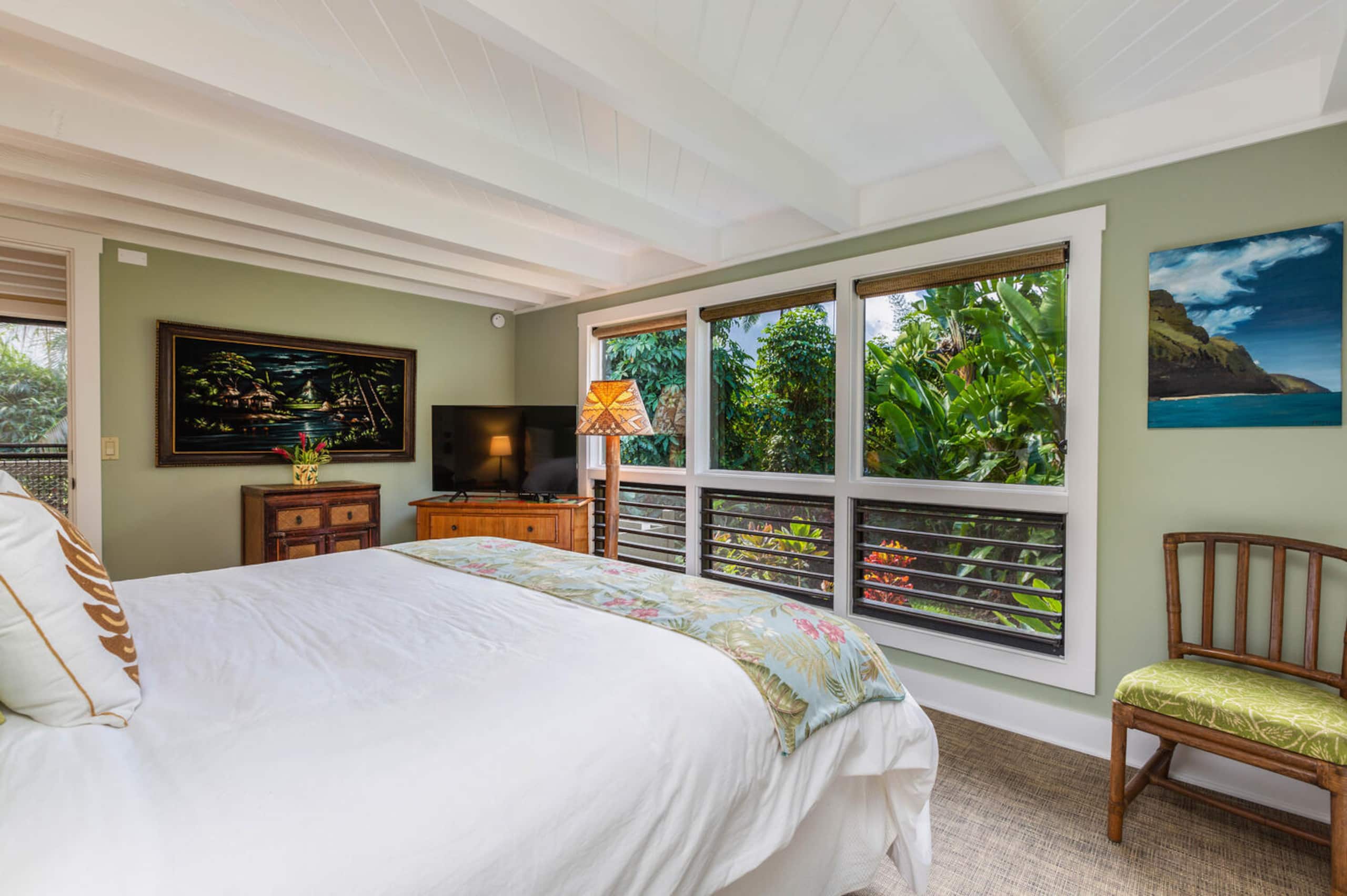Home in Hanalei · ★4.96 · 5 bedrooms · 6 beds · 4 baths - Image 13