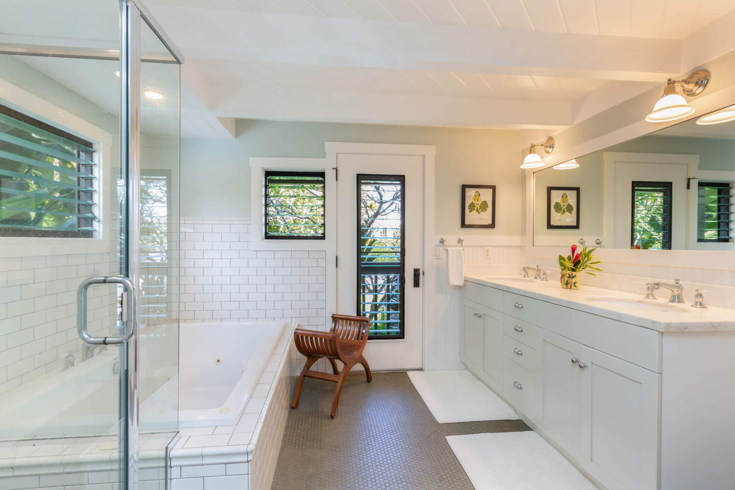 Home in Hanalei · ★4.96 · 5 bedrooms · 6 beds · 4 baths - Image 14