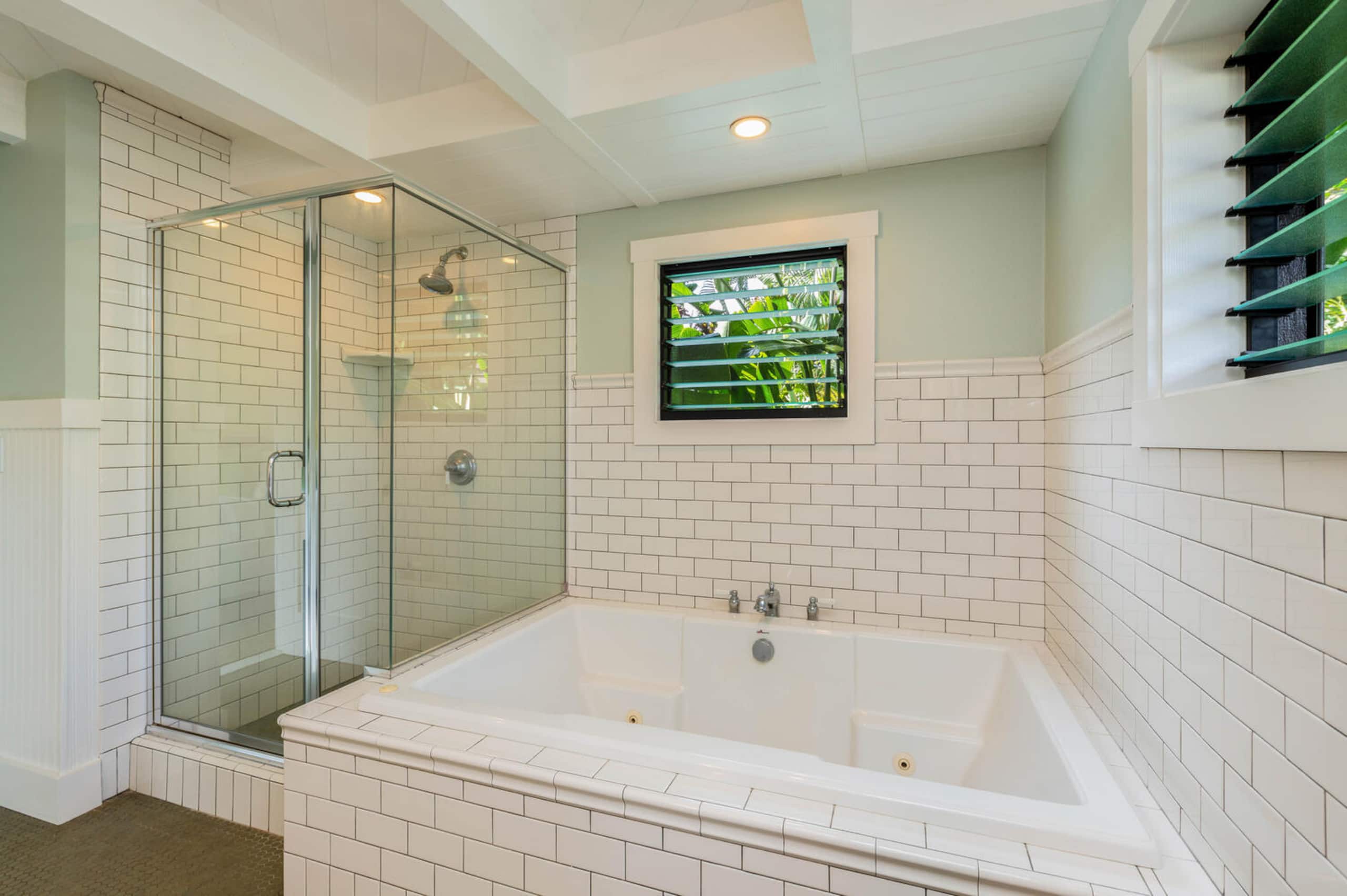 Home in Hanalei · ★4.96 · 5 bedrooms · 6 beds · 4 baths - Image 11