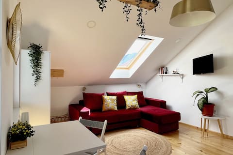 Top Airbnb: Sohodol Escape - Cozy modern African loft in Bran in Bran