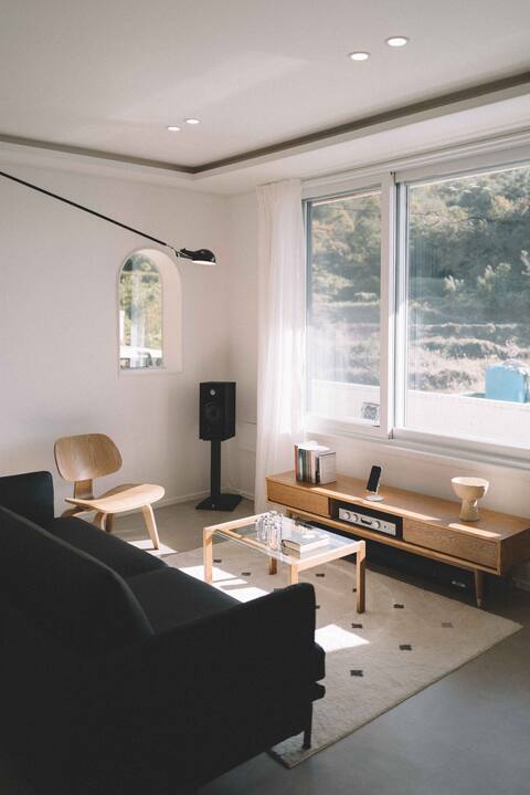 Haerangmaparam, a space with a beautiful mountain and sea view