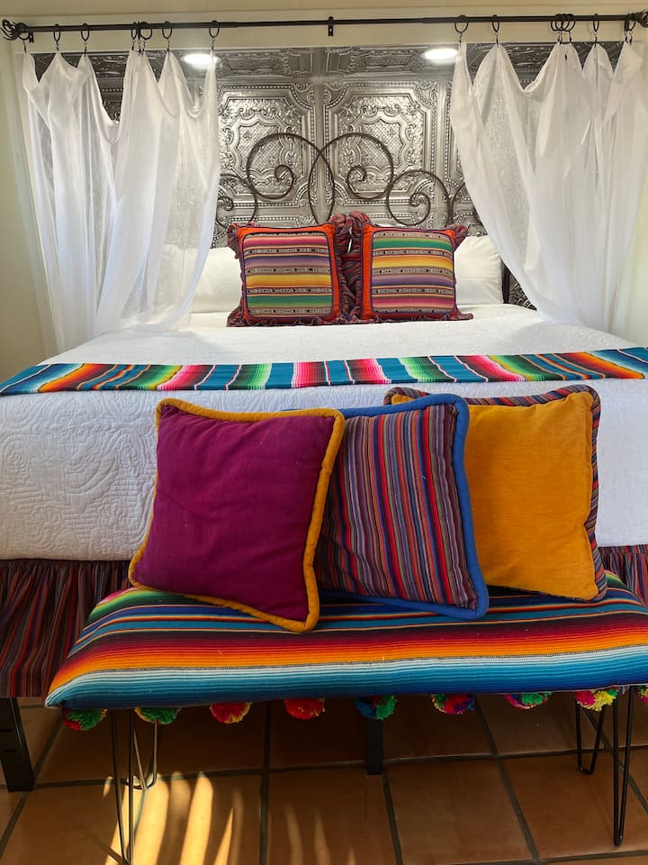 מיטת קינג סייז מפוארת